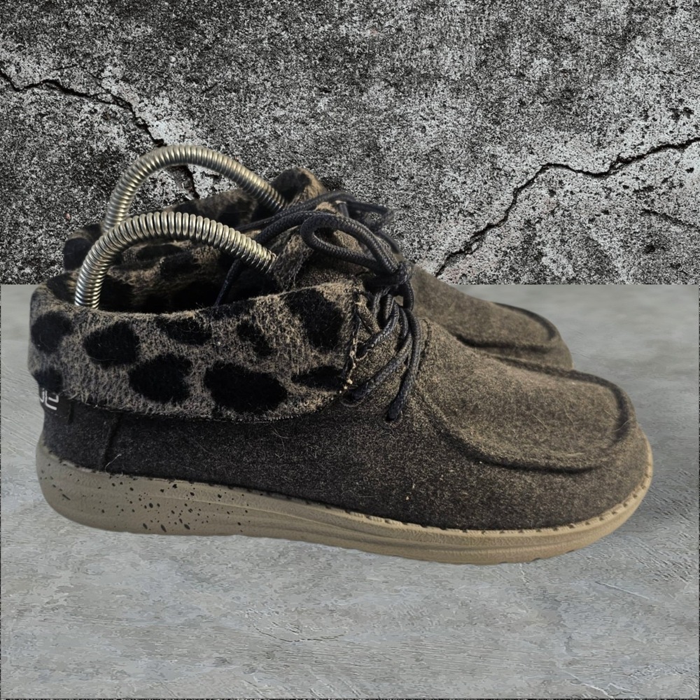 Hey Dude Britt Women's Size 7 Grey Cheetah Faux Fur Fold-Over Ankle Booties